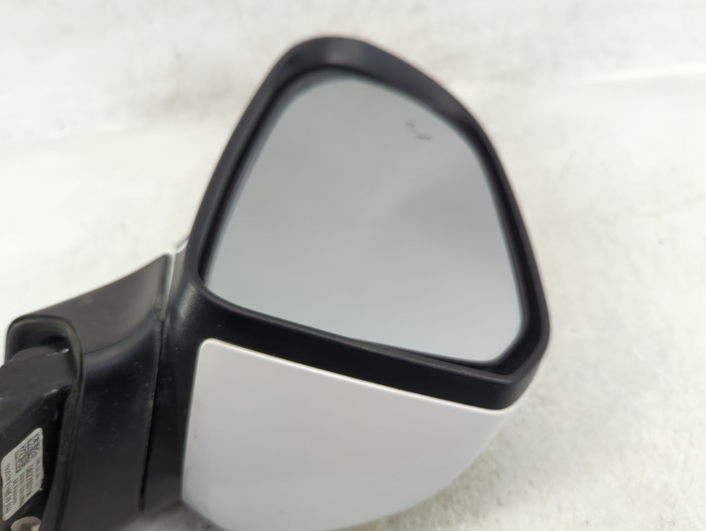 2019 Hyundai Santa Fe Driver Side View Mirror - Left Door Mirror OEM Used - Oemusedautoparts1.com