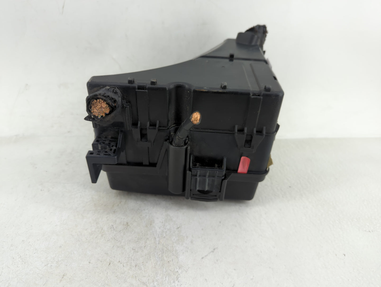 2017-2019 Hyundai Santa Fe Fusebox Fuse Box Panel Relay Module P/N:91311 B8010 Fits Fits 2017 2018 2019 OEM Used Auto Parts 