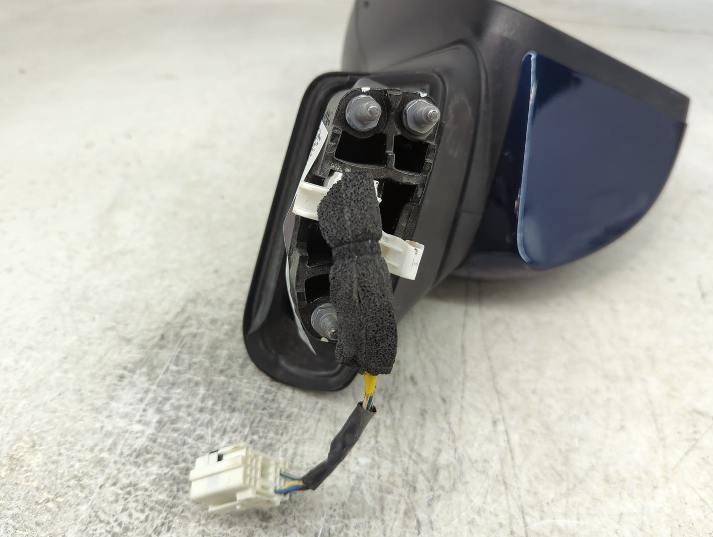 2019 Hyundai Santa Fe Driver Side View Mirror - Left Door Mirror OEM Used - Oemusedautoparts1.com
