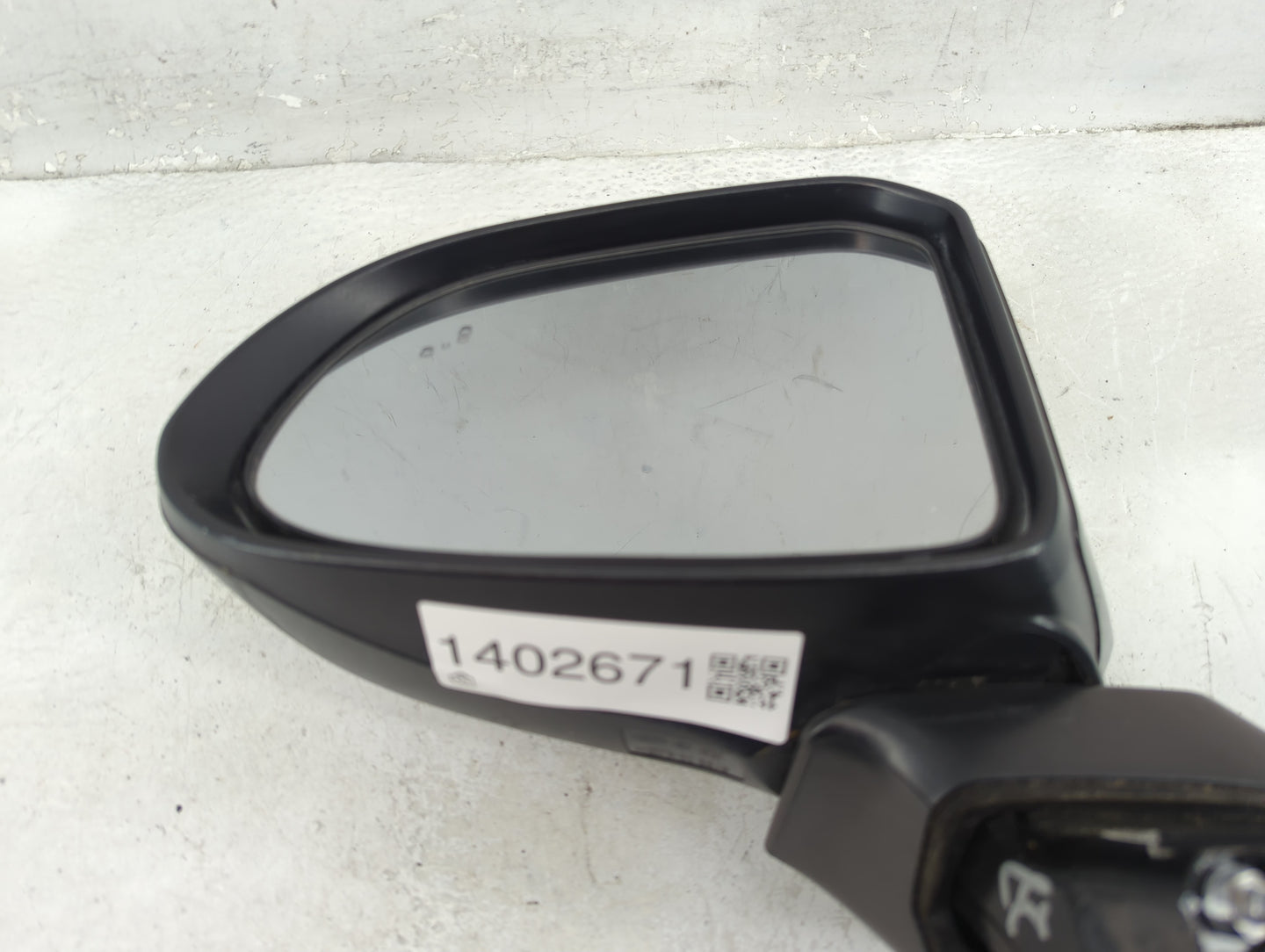 2019 Hyundai Santa Fe Driver Side View Mirror - Left Door Mirror OEM Used - Oemusedautoparts1.com