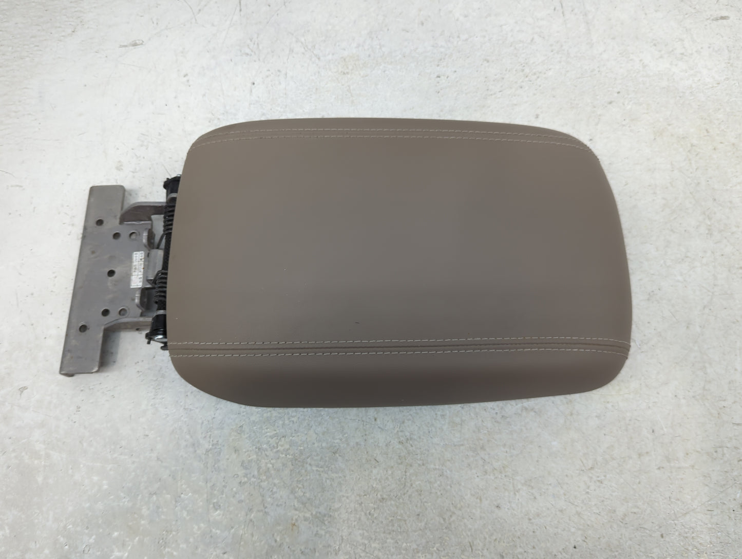 2019 Hyundai Santa Fe Center Console Armrest Cover Lid Fits OEM Used Auto Parts - Oemusedautoparts1.com