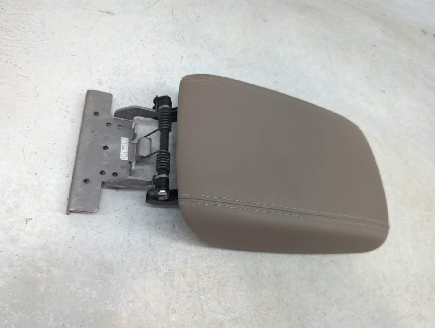 2019 Hyundai Santa Fe Center Console Armrest Cover Lid Fits OEM Used Auto Parts - Oemusedautoparts1.com