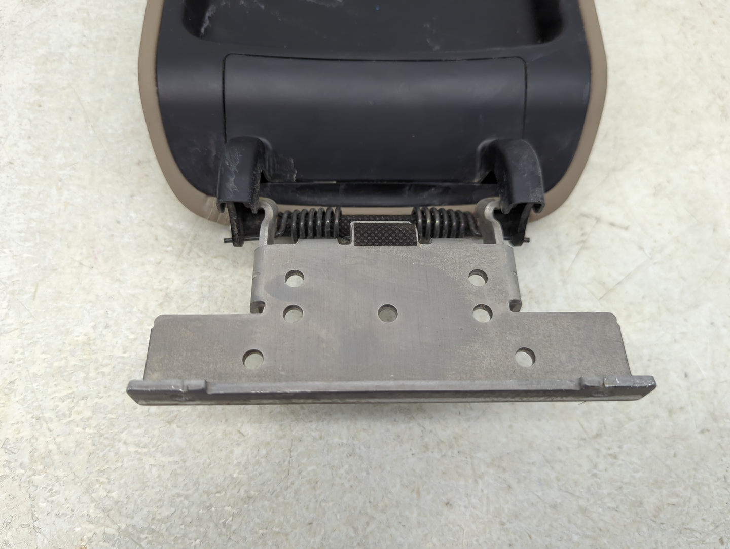 2019 Hyundai Santa Fe Center Console Armrest Cover Lid Fits OEM Used Auto Parts - Oemusedautoparts1.com