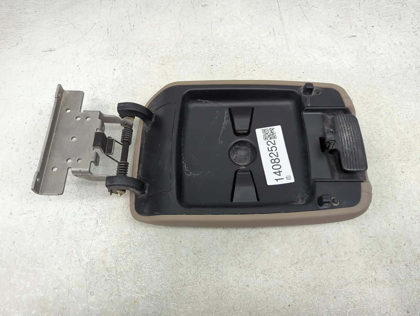 2019 Hyundai Santa Fe Center Console Armrest Cover Lid Fits OEM Used Auto Parts - Oemusedautoparts1.com