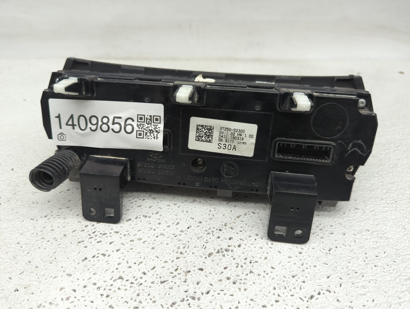 2019-2020 Hyundai Santa Fe Climate Control Module Temperature AC/Heater Replacement P/N:97250-S2300 Fits Fits 2019 2020 OEM 