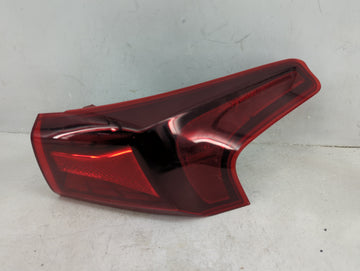 2019 Hyundai Santa Fe Tail Light Assembly Driver Left OEM P/N:00201574 Fits OEM Used Auto Parts - Oemusedautoparts1.com