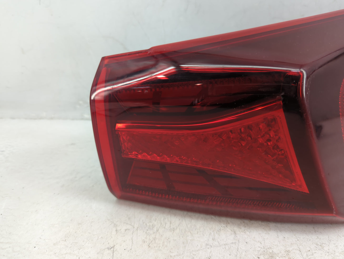 2019 Hyundai Santa Fe Tail Light Assembly Driver Left OEM P/N:00201574 Fits OEM Used Auto Parts - Oemusedautoparts1.com