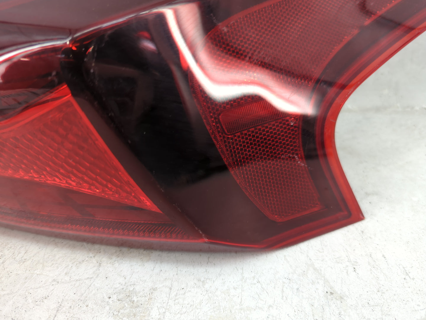 2019 Hyundai Santa Fe Tail Light Assembly Driver Left OEM P/N:00201574 Fits OEM Used Auto Parts - Oemusedautoparts1.com