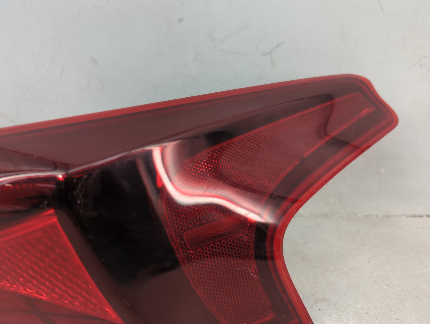 2019 Hyundai Santa Fe Tail Light Assembly Driver Left OEM P/N:00201574 Fits OEM Used Auto Parts - Oemusedautoparts1.com