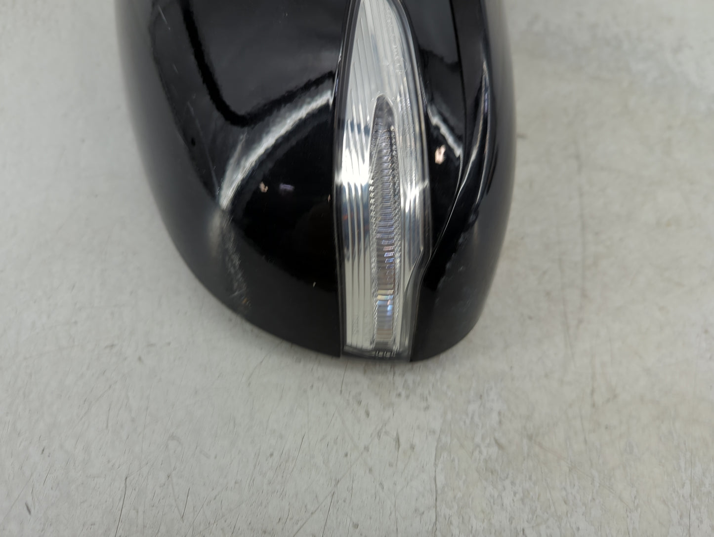 2017-2019 Hyundai Santa Fe Driver Side View Mirror - Left Door Mirror OEM Used - Oemusedautoparts1.com