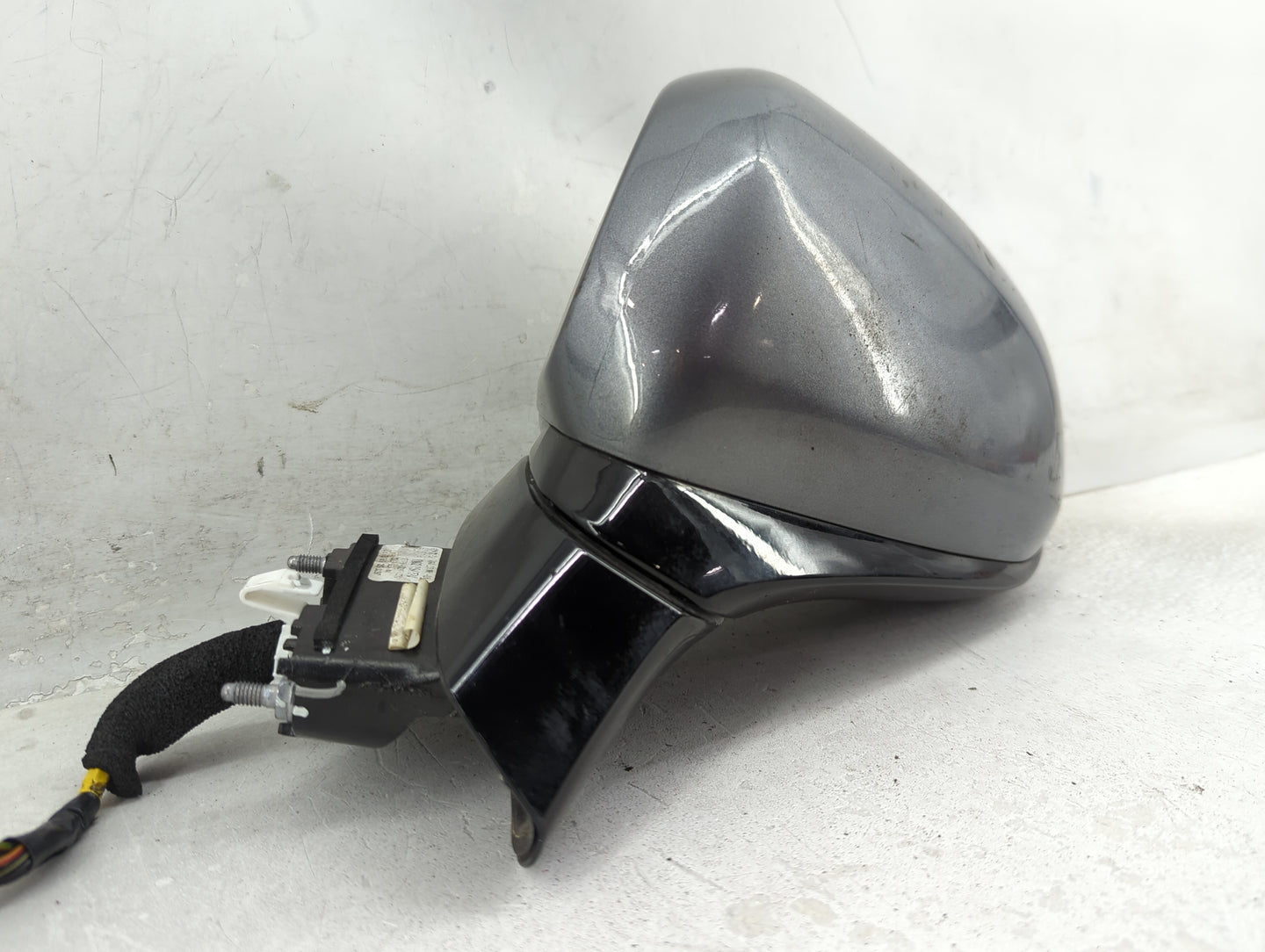 2019 Hyundai Santa Fe Driver Side View Mirror - Left Door Mirror OEM Used - Oemusedautoparts1.com