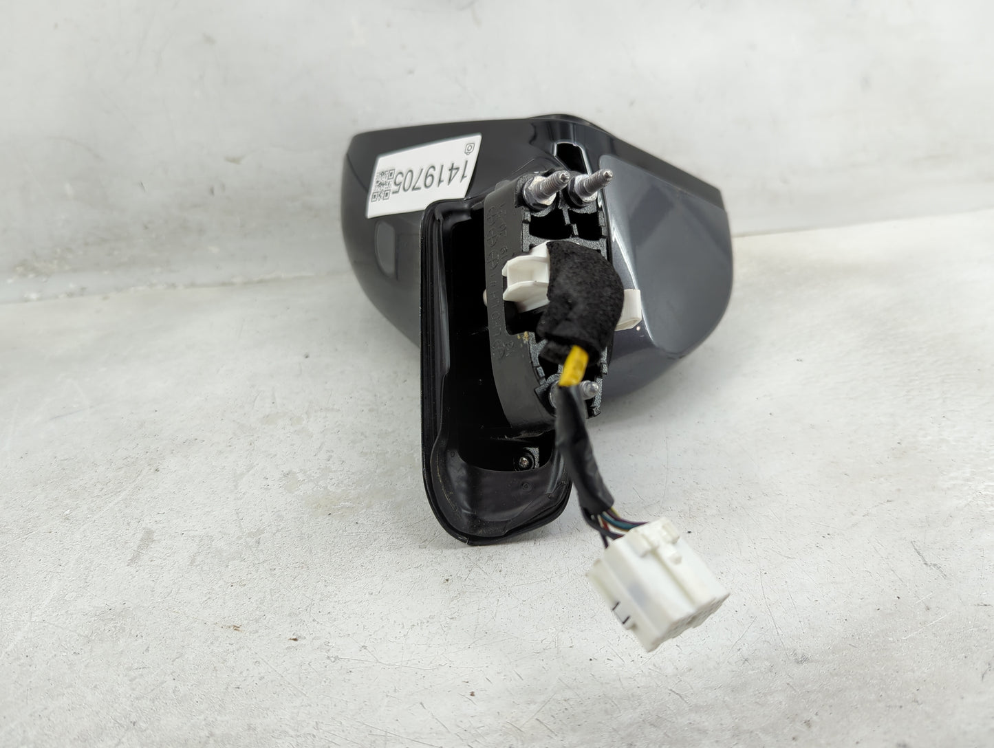 2019 Hyundai Santa Fe Driver Side View Mirror - Left Door Mirror OEM Used - Oemusedautoparts1.com