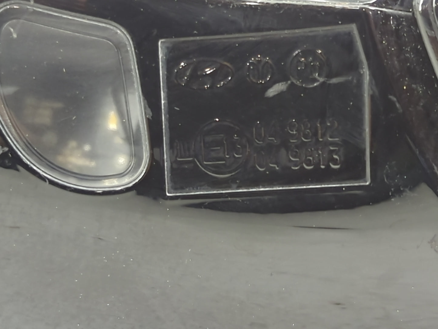 2019 Hyundai Santa Fe Driver Side View Mirror - Left Door Mirror OEM Used - Oemusedautoparts1.com