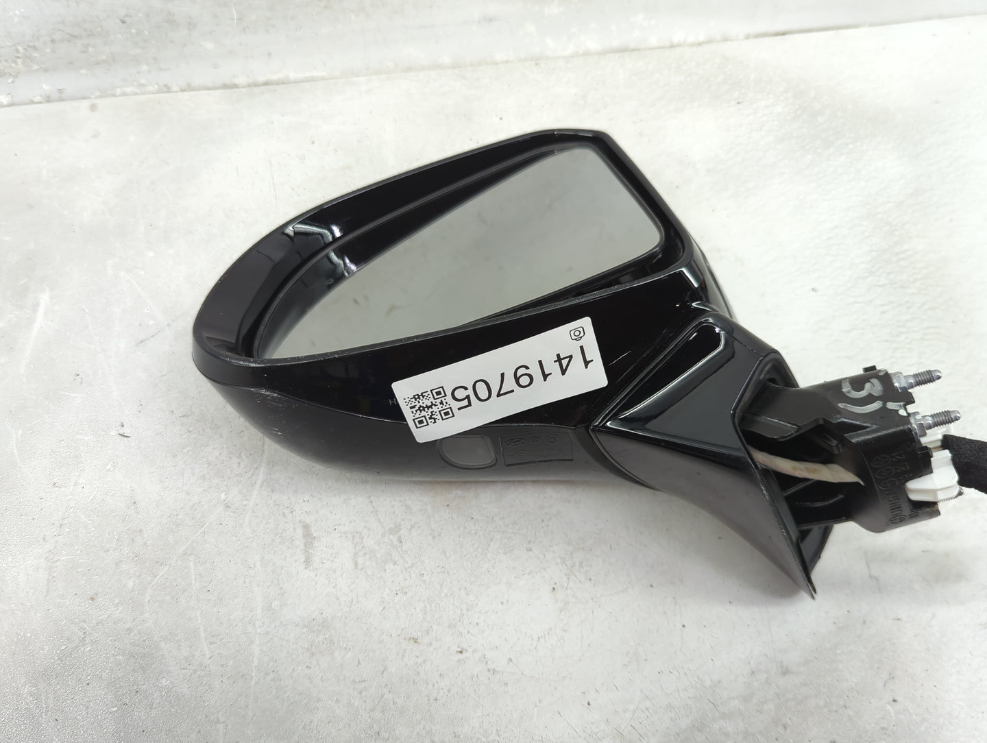 2019 Hyundai Santa Fe Driver Side View Mirror - Left Door Mirror OEM Used - Oemusedautoparts1.com