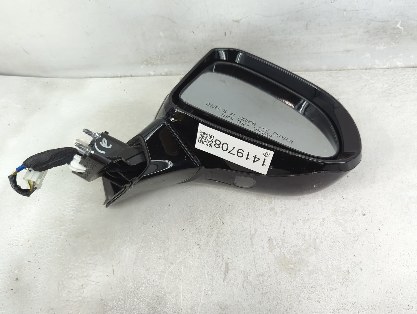 2019 Hyundai Santa Fe Passenger Side View Mirror - Right Door Mirror OEM Used - Oemusedautoparts1.com