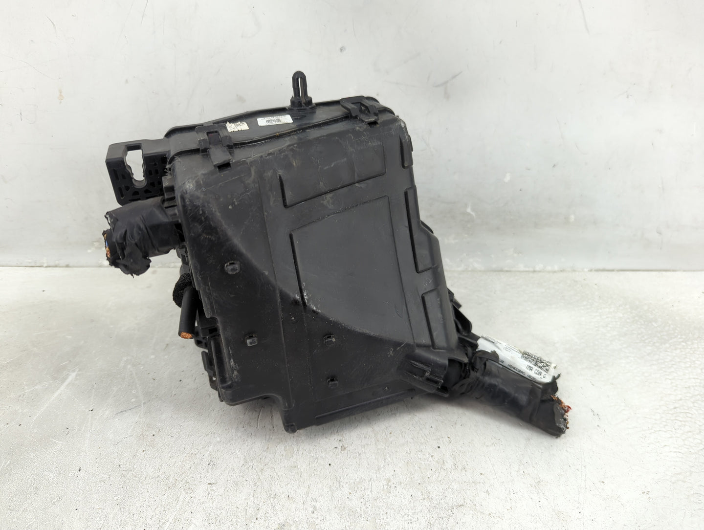 2019-2020 Hyundai Santa Fe Fusebox Fuse Box Panel Relay Module P/N:91956-S2000 Fits Fits 2019 2020 OEM Used Auto Parts - Oem
