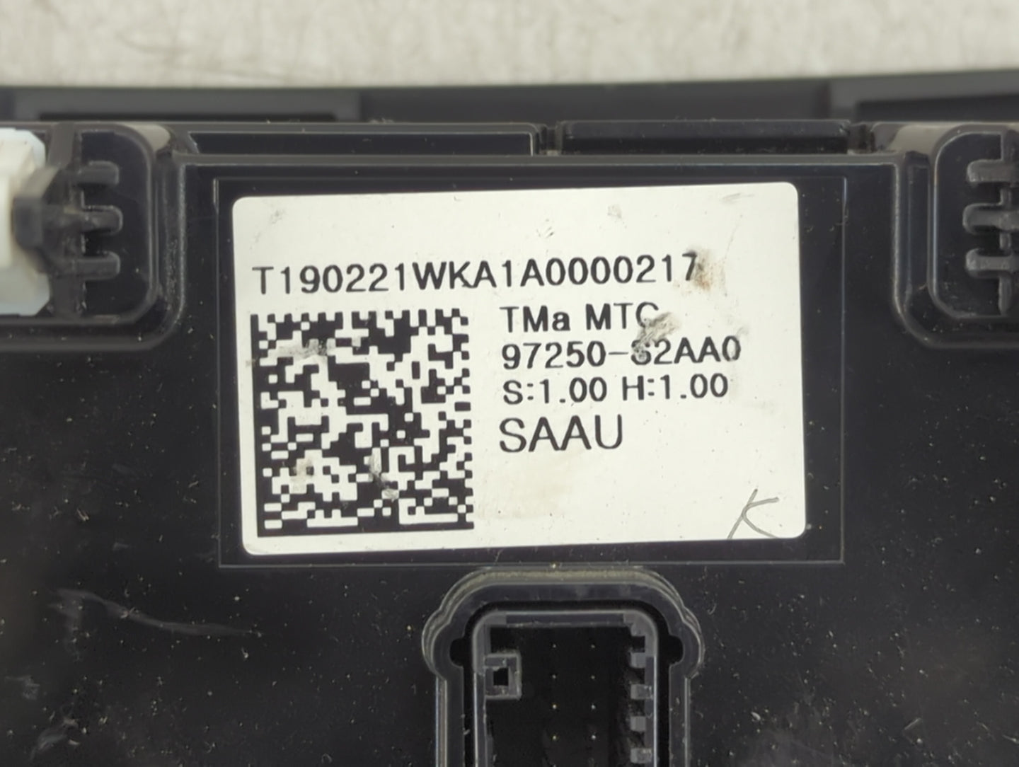 2019-2020 Hyundai Santa Fe Climate Control Module Temperature AC/Heater Replacement P/N:97250-S2AA0 Fits Fits 2019 2020 OEM 