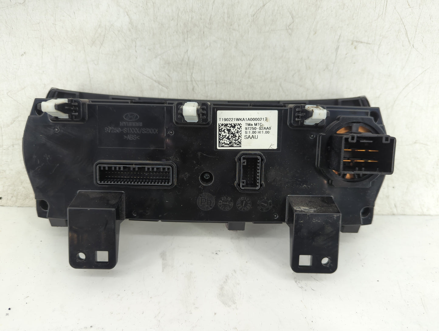 2019-2020 Hyundai Santa Fe Climate Control Module Temperature AC/Heater Replacement P/N:97250-S2AA0 Fits Fits 2019 2020 OEM 