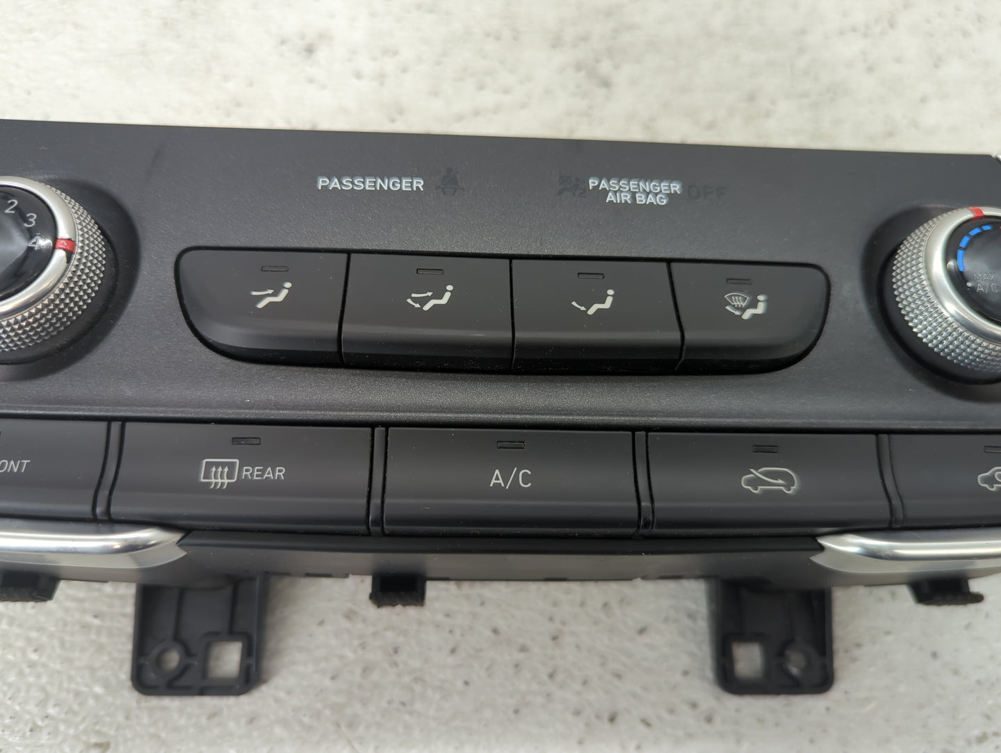 2019-2020 Hyundai Santa Fe Climate Control Module Temperature AC/Heater Replacement P/N:97250-S2AA0 T180816WK11A0000119 Fits