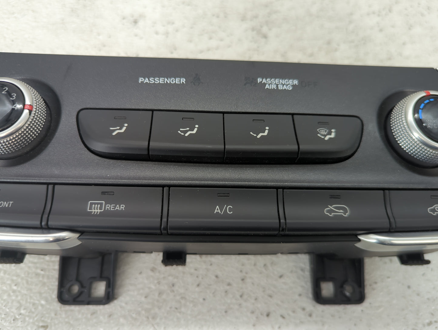 2019-2020 Hyundai Santa Fe Climate Control Module Temperature AC/Heater Replacement P/N:97250-S2AA0 T180816WK11A0000119 Fits