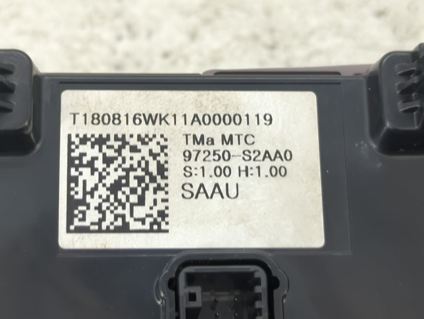 2019-2020 Hyundai Santa Fe Climate Control Module Temperature AC/Heater Replacement P/N:97250-S2AA0 T180816WK11A0000119 Fits