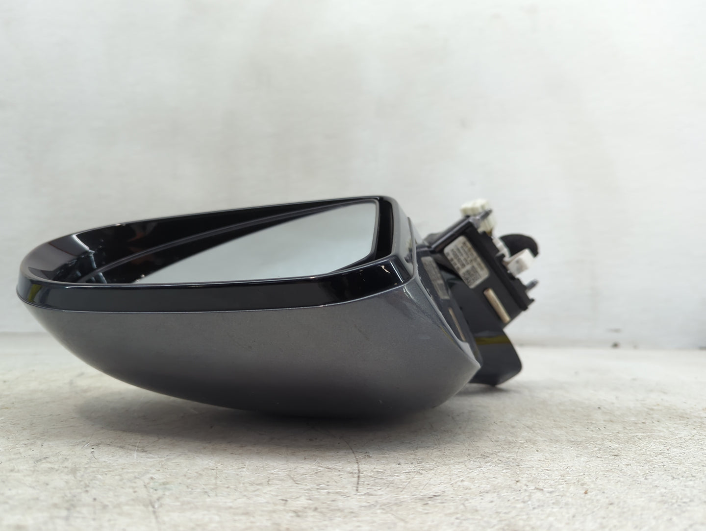 2019 Hyundai Santa Fe Passenger Side View Mirror - Right Door Mirror OEM Used - Oemusedautoparts1.com