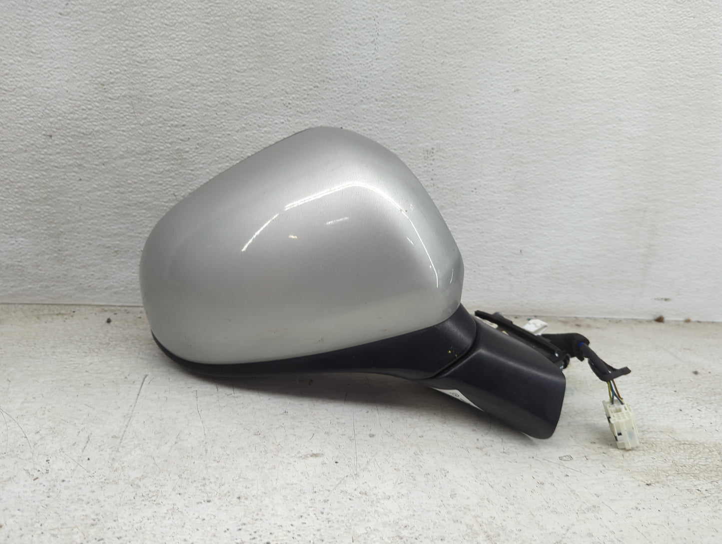 2019 Hyundai Santa Fe Passenger Side View Mirror - Right Door Mirror OEM Used - Oemusedautoparts1.com