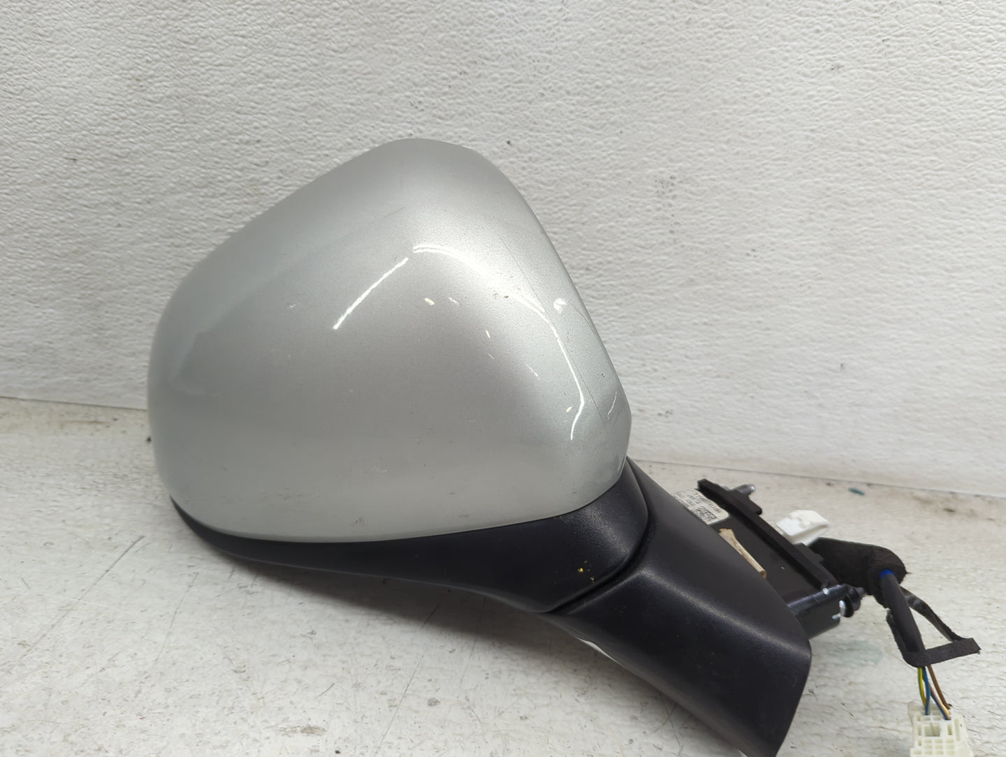 2019 Hyundai Santa Fe Passenger Side View Mirror - Right Door Mirror OEM Used - Oemusedautoparts1.com