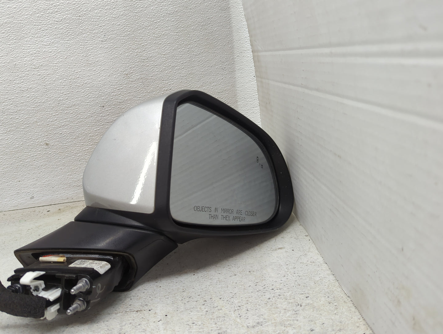 2019 Hyundai Santa Fe Passenger Side View Mirror - Right Door Mirror OEM Used - Oemusedautoparts1.com