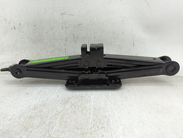 2019 Hyundai Santa Fe Spare Scissor Car Jack - Oemusedautoparts1.com