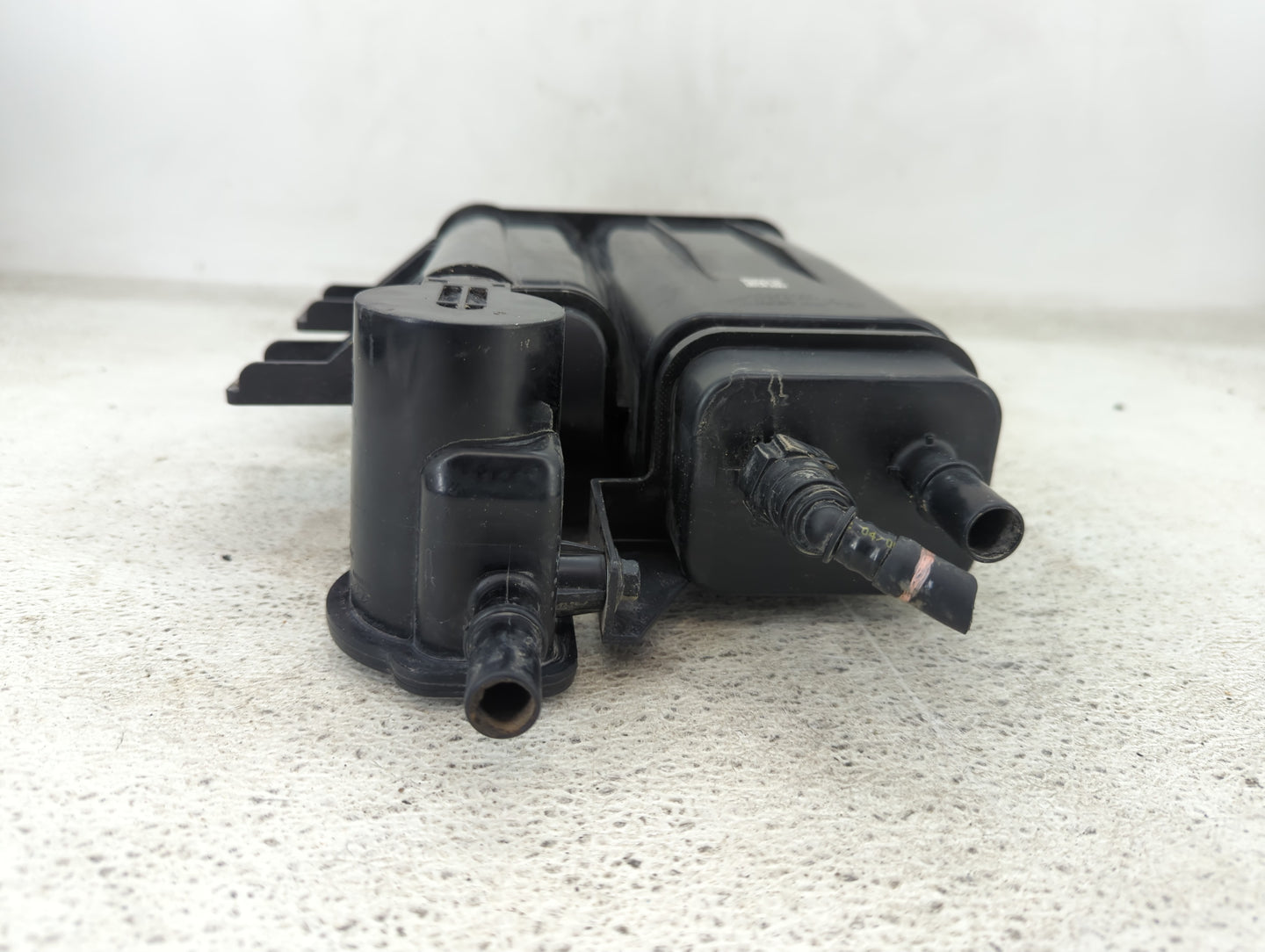 2019 Hyundai Santa Fe Fuel Vapor Charcoal Canister - Oemusedautoparts1.com