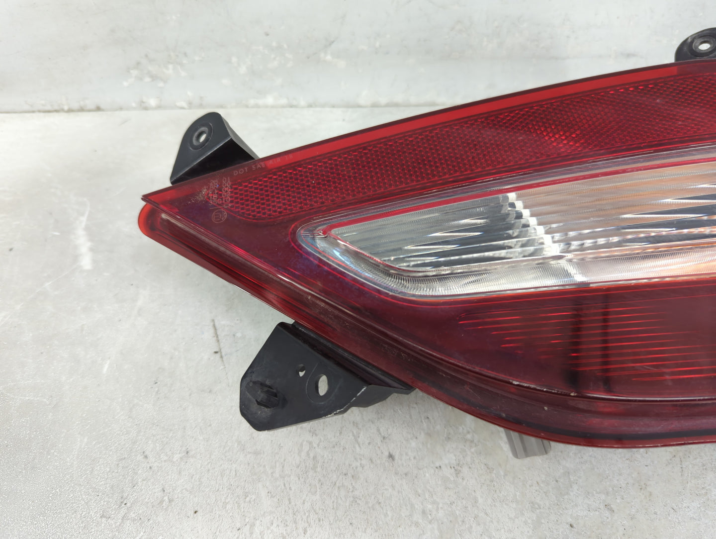 2019-2020 Hyundai Santa Fe Tail Light Assembly Passenger Right OEM P/N:92406-S1100 92406-S1000 Fits Fits 2019 2020 OEM Used 