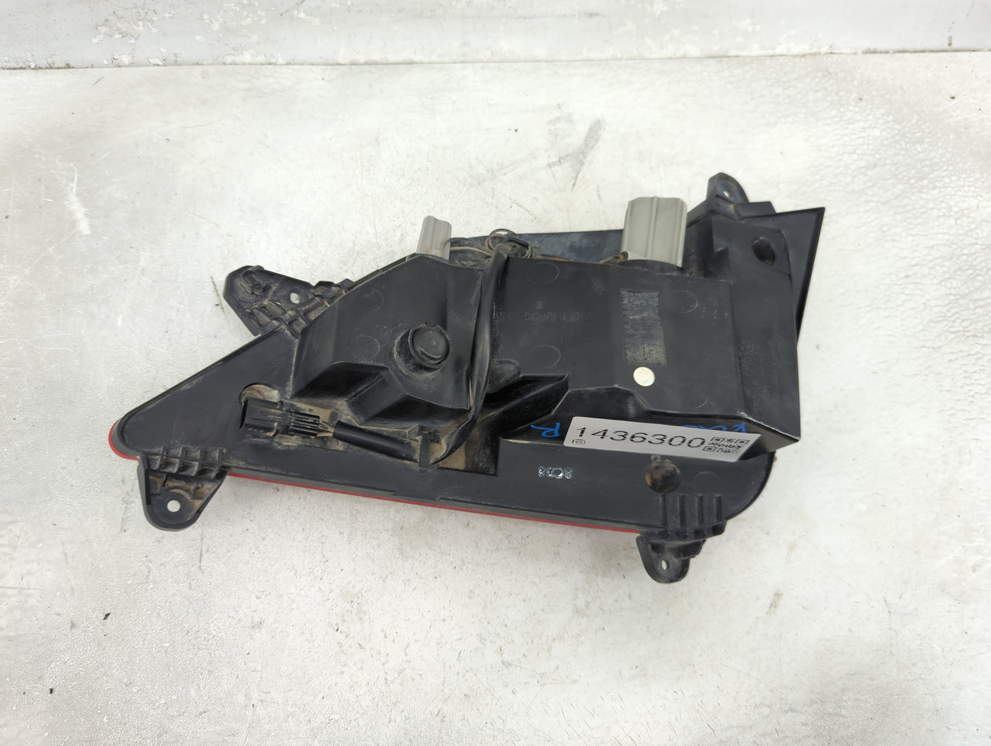 2019-2020 Hyundai Santa Fe Tail Light Assembly Passenger Right OEM P/N:92406-S1100 92406-S1000 Fits Fits 2019 2020 OEM Used 