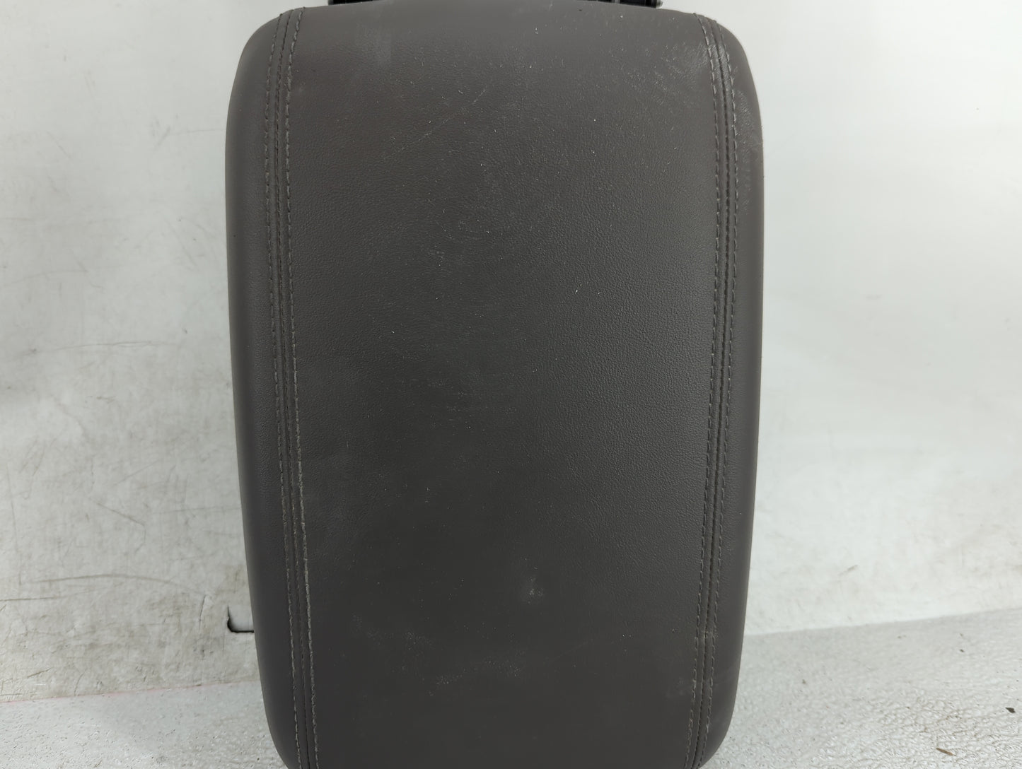 2019 Hyundai Santa Fe Center Console Armrest Cover Lid Fits OEM Used Auto Parts - Oemusedautoparts1.com