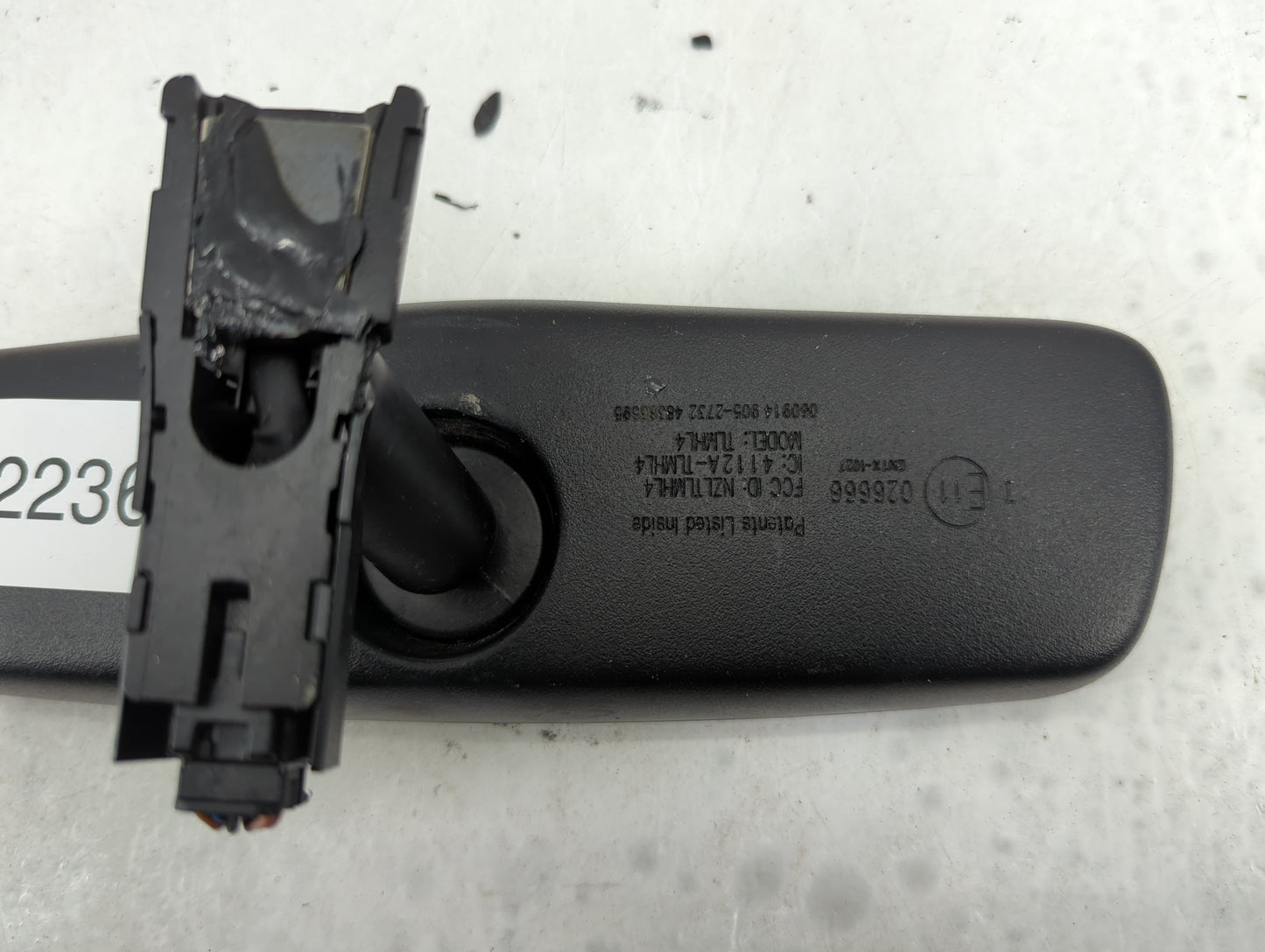 2015-2019 Hyundai Santa Fe Interior Rear View Mirror Replacement OEM P/N:4112A-TLMHL4 E11026666 Fits OEM Used Auto Parts - O