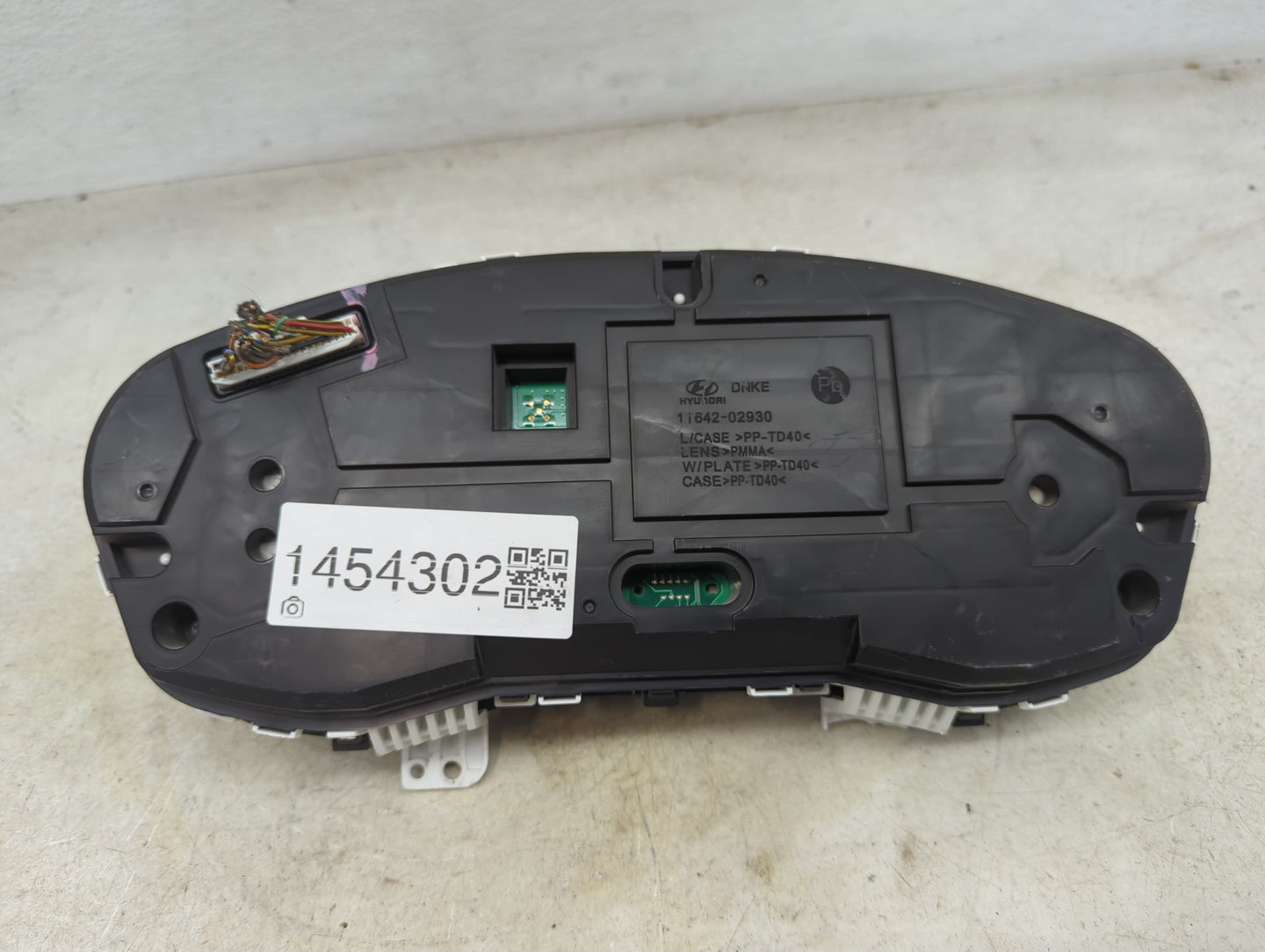 2019 Hyundai Santa Fe Instrument Cluster Speedometer Gauges P/N:94011-S2330 11004-19980DA, 1i642-02930 Miles: Fits OEM Used 