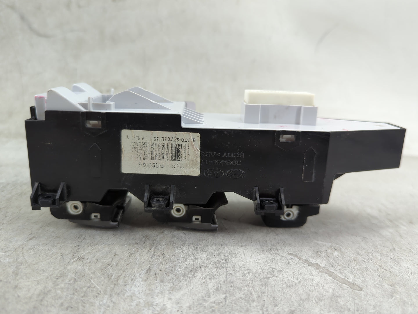 2017-2018 Hyundai Santa Fe Master Power Window Switch Replacement Driver Side Left Fits Fits 2017 2018 OEM Used Auto Parts -