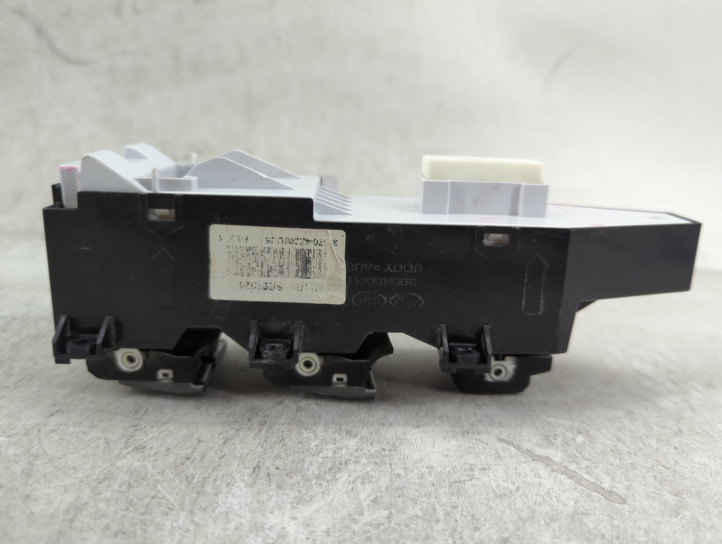 2017-2018 Hyundai Santa Fe Master Power Window Switch Replacement Driver Side Left Fits Fits 2017 2018 OEM Used Auto Parts -