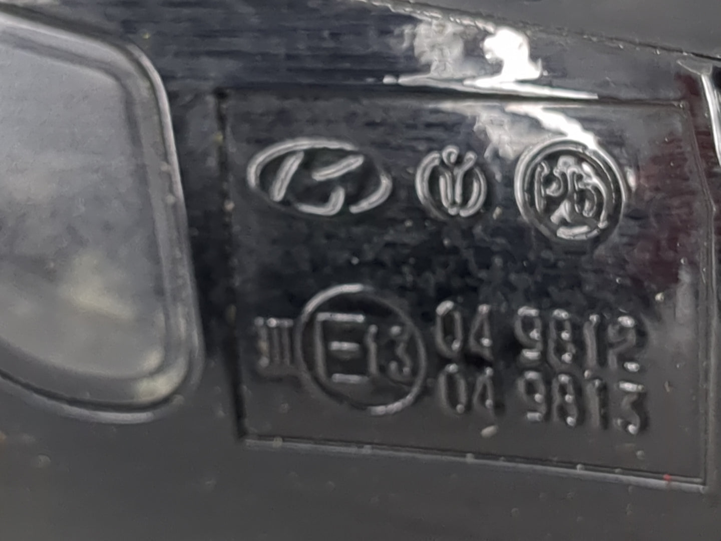 2019 Hyundai Santa Fe Driver Side View Mirror - Left Door Mirror OEM Used - Oemusedautoparts1.com