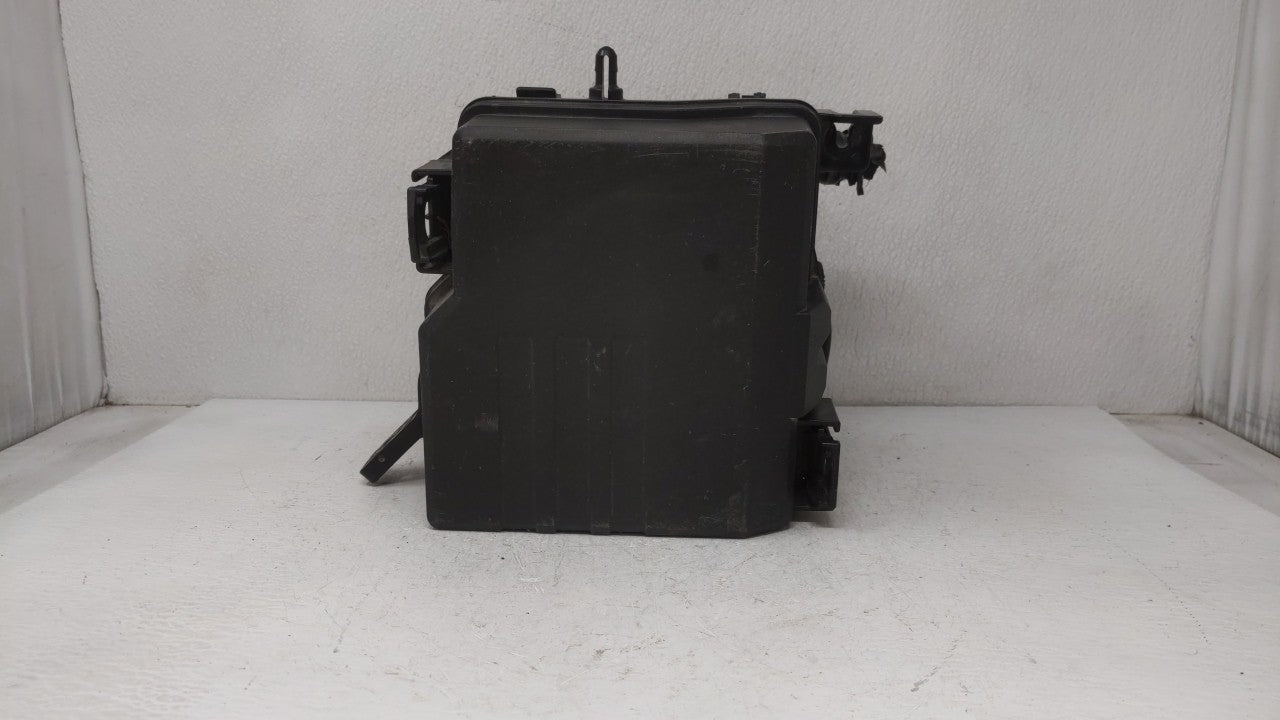 2019-2020 Hyundai Santa Fe Fusebox Fuse Box Panel Relay Module P/N:91200S2410TA 91200S2400TA Fits Fits 2019 2020 OEM Used Au