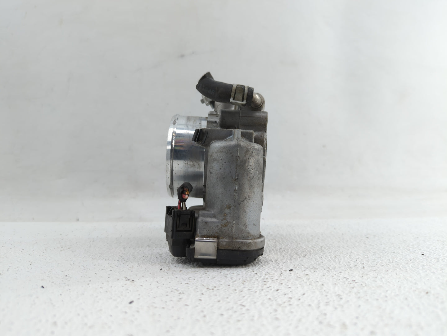 2019 Hyundai Santa Fe Throttle Body P/N:35100-2G600 Fits Fits 2015 2016 2017 2018 OEM Used Auto Parts - Oemusedautoparts1.co