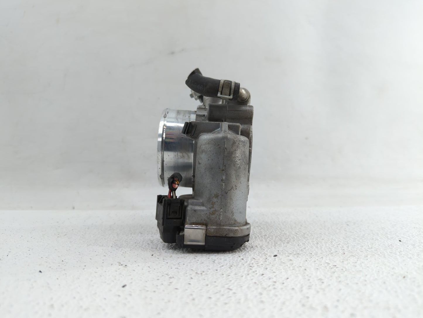2019 Hyundai Santa Fe Throttle Body P/N:35100-2G600 Fits Fits 2015 2016 2017 2018 OEM Used Auto Parts - Oemusedautoparts1.co