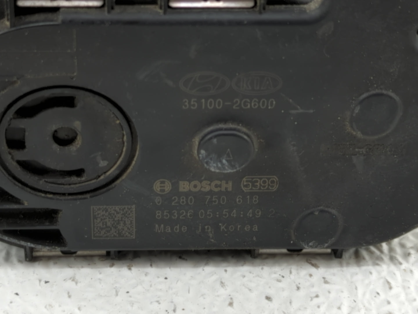 2019 Hyundai Santa Fe Throttle Body P/N:35100-2G600 Fits Fits 2015 2016 2017 2018 OEM Used Auto Parts - Oemusedautoparts1.co