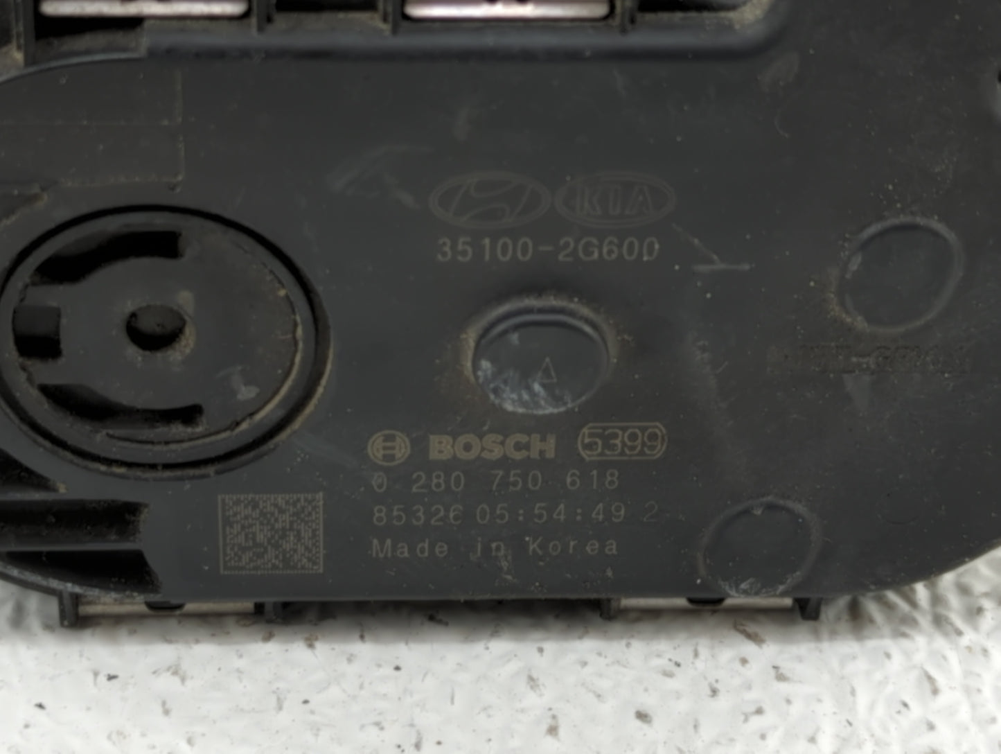 2019 Hyundai Santa Fe Throttle Body P/N:35100-2G600 Fits Fits 2015 2016 2017 2018 OEM Used Auto Parts - Oemusedautoparts1.co