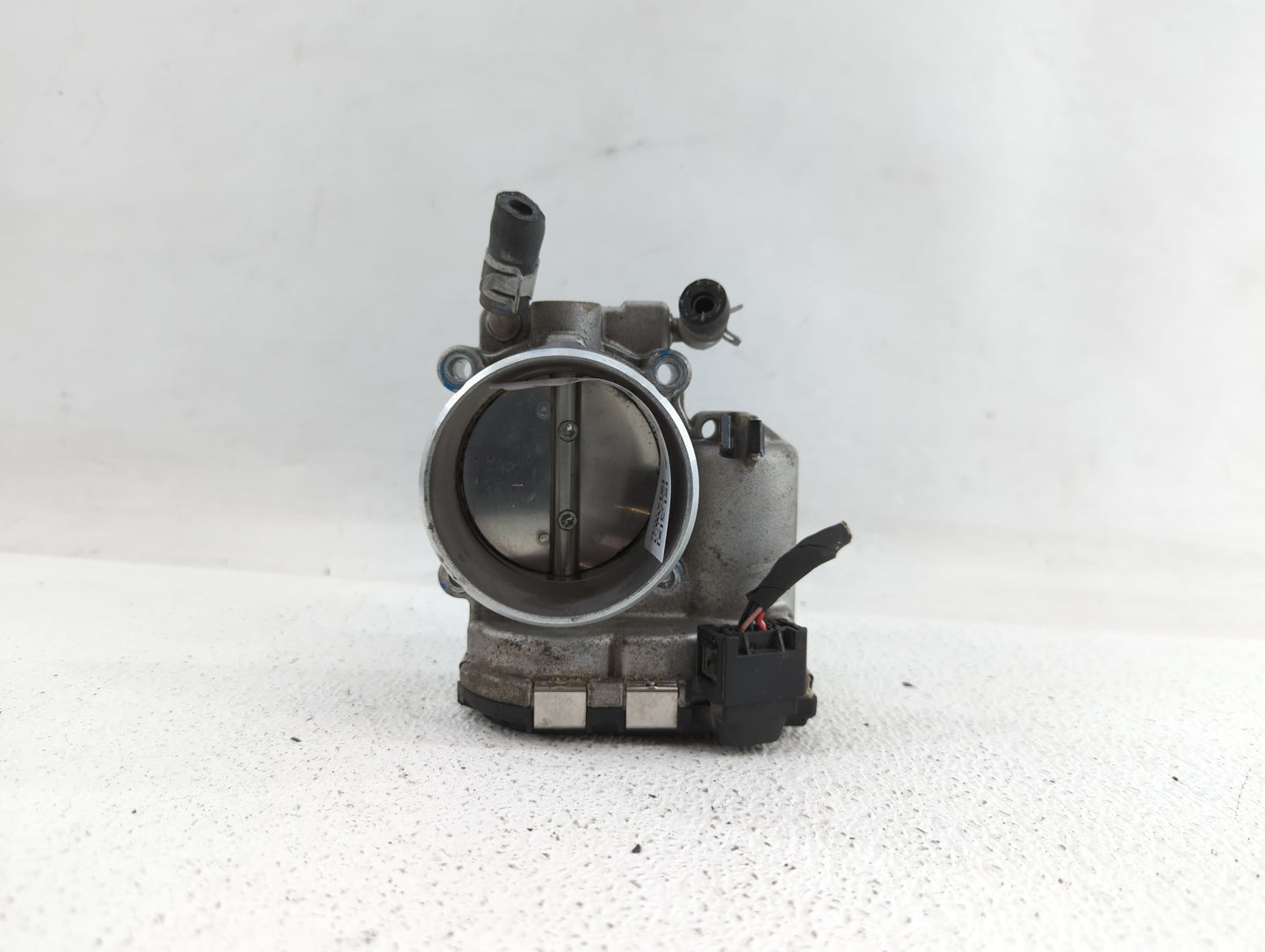 2019 Hyundai Santa Fe Throttle Body P/N:35100-2G600 Fits Fits 2015 2016 2017 2018 OEM Used Auto Parts - Oemusedautoparts1.co