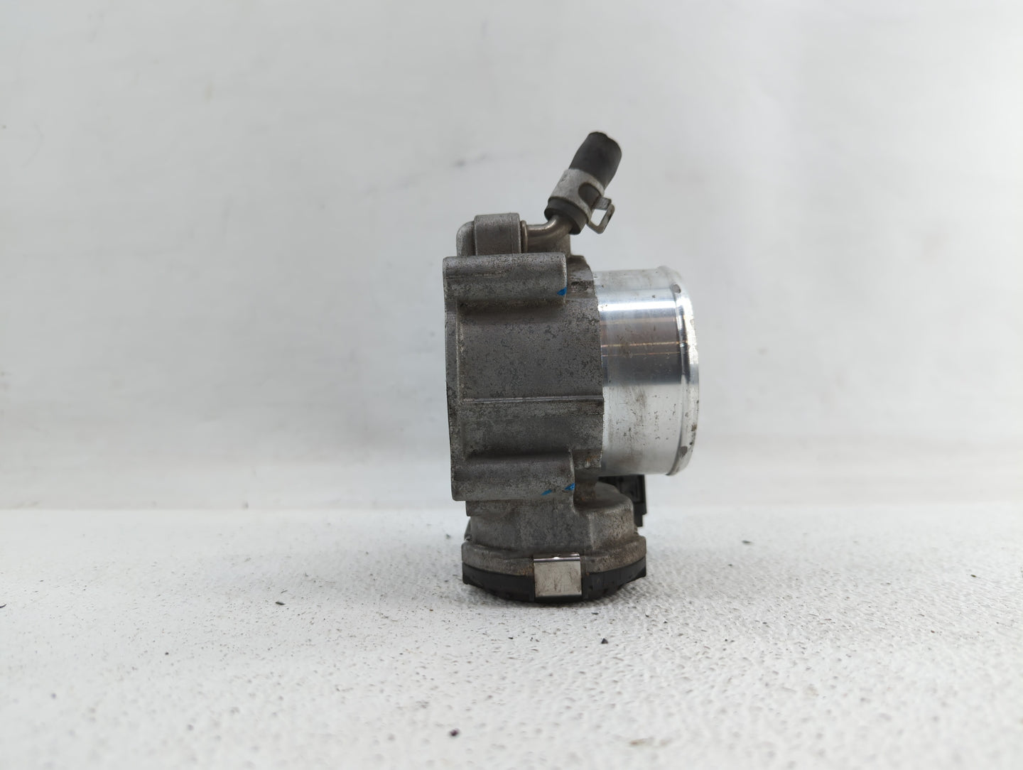 2019 Hyundai Santa Fe Throttle Body P/N:35100-2G600 Fits Fits 2015 2016 2017 2018 OEM Used Auto Parts - Oemusedautoparts1.co