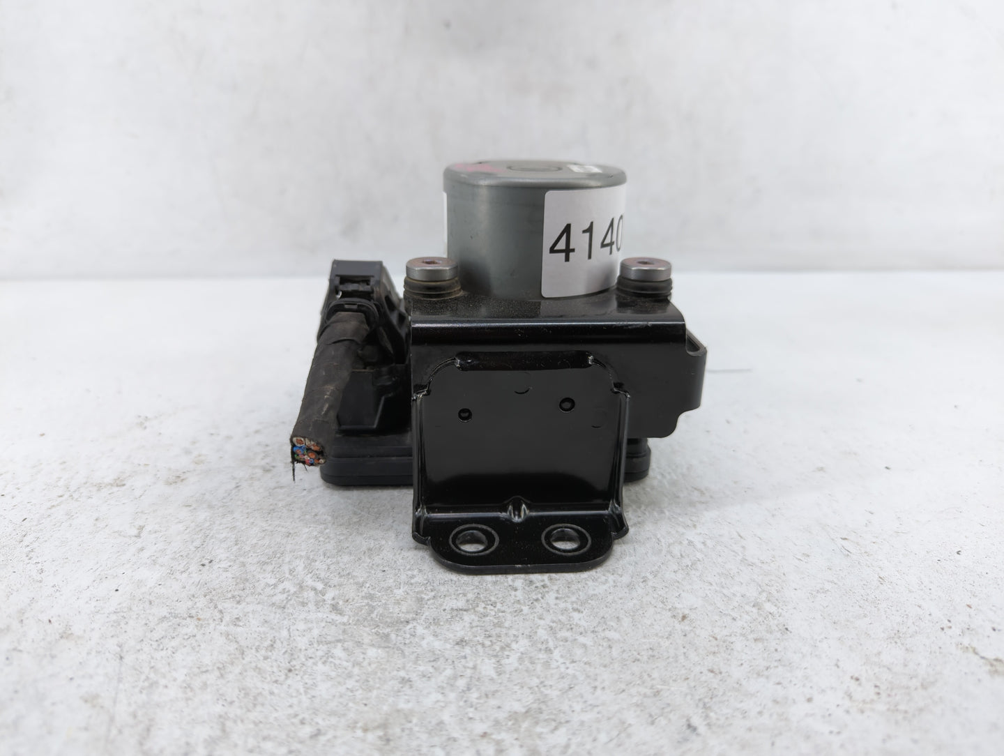 2017-2018 Hyundai Santa Fe ABS Pump Control Module Replacement P/N:58920-B8AC0 Fits Fits 2017 2018 OEM Used Auto Parts - Oem