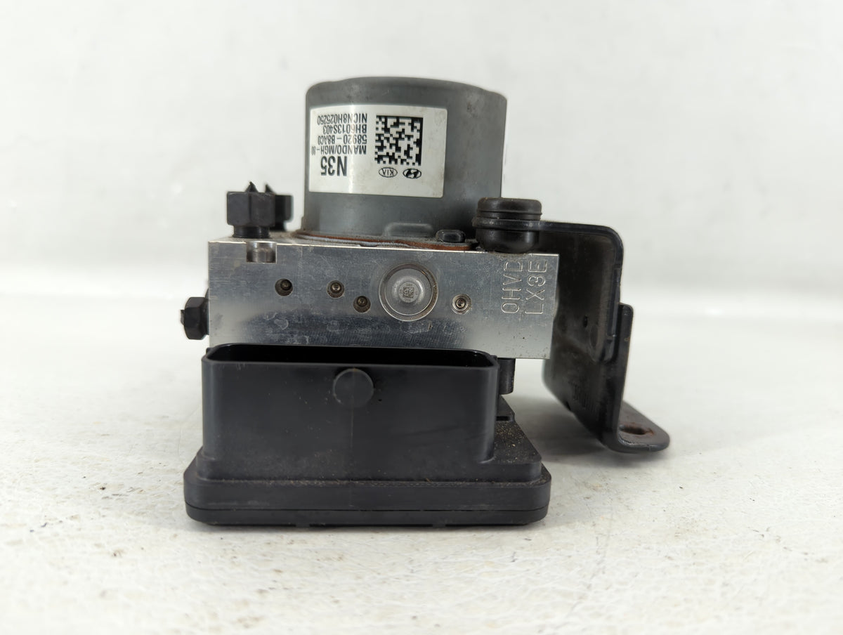 2017-2018 Hyundai Santa Fe Anti-Lock Brake ABS Pump Module Actuator OEM P/N:58920-B8AC0 Fits Fits 2017 2018 OEM Used Auto Pa