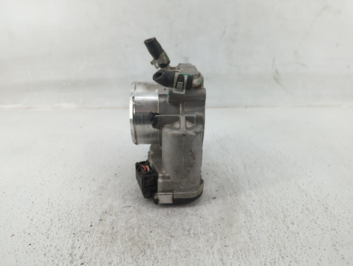 2019-2020 Hyundai Santa Fe Throttle Body P/N:35100-2G600 Fits Fits 2015 2016 2017 2018 2019 2020 2021 OEM Used Auto Parts - 