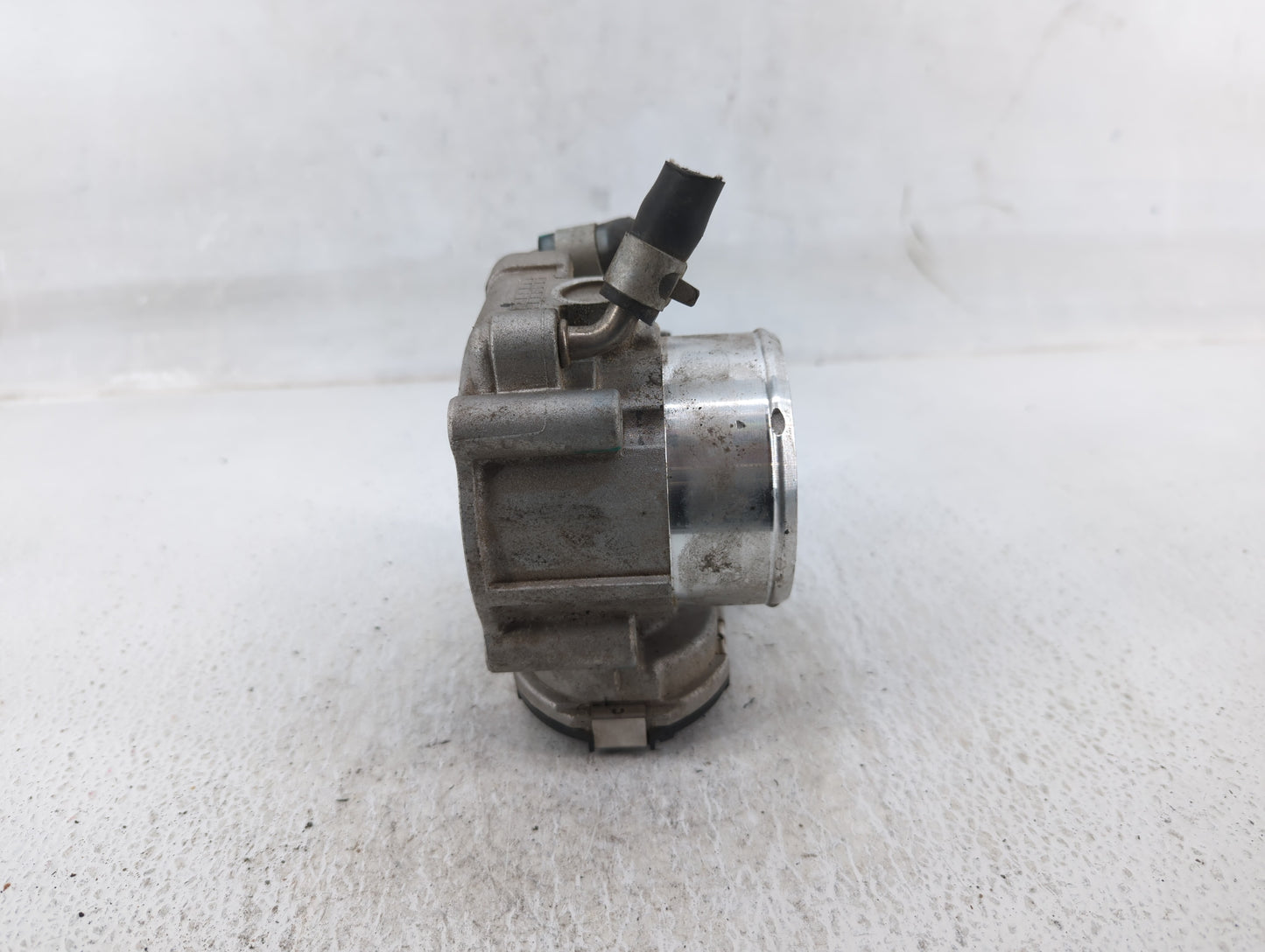 2019-2020 Hyundai Santa Fe Throttle Body P/N:35100-2G600 Fits Fits 2015 2016 2017 2018 2019 2020 2021 OEM Used Auto Parts - 